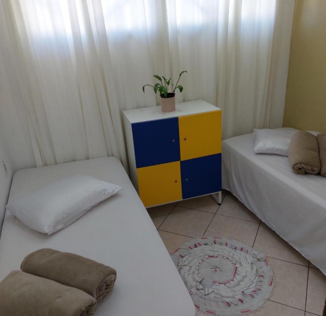 Duplo com 2 camas separadas  R$ 120,00